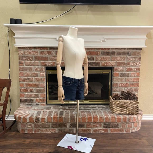 American Eagle high rise dark wash blue jean shorts / 00 / Excellent condition - Picture 12 of 17